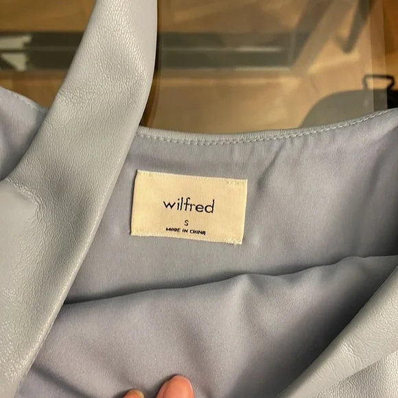 Aritzia Wilfred crop top - Picture 2 of 2